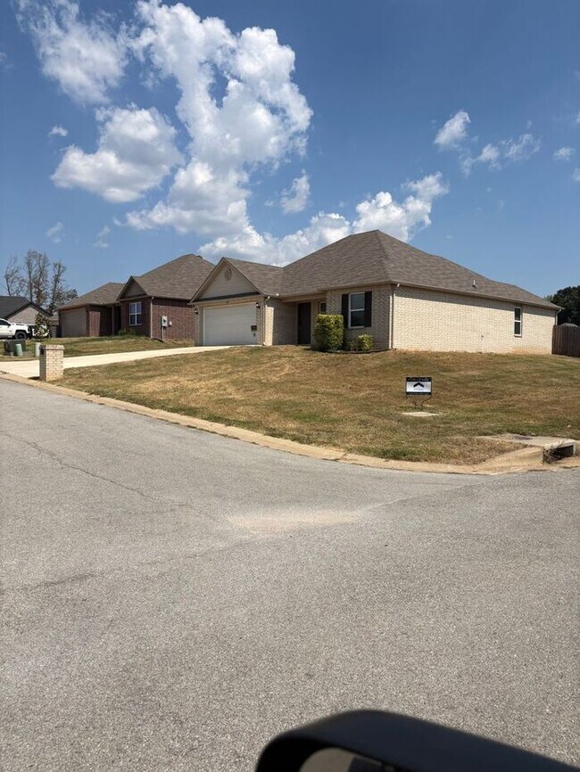 Your Next Home Awaits! Spacious 4-Bedroom, 2-Bath Home with Large Backyard Patio in Fairview Haven