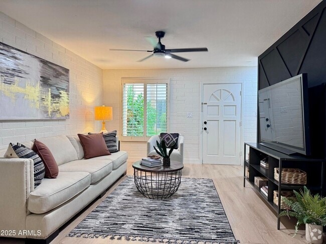 Building Photo - 4848 N Woodmere Fairway Rental