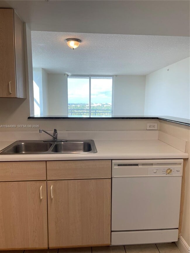 Photo - 3000 Coral Wy Unit 1101