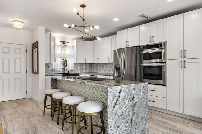 Photo - 716 Rider Rd