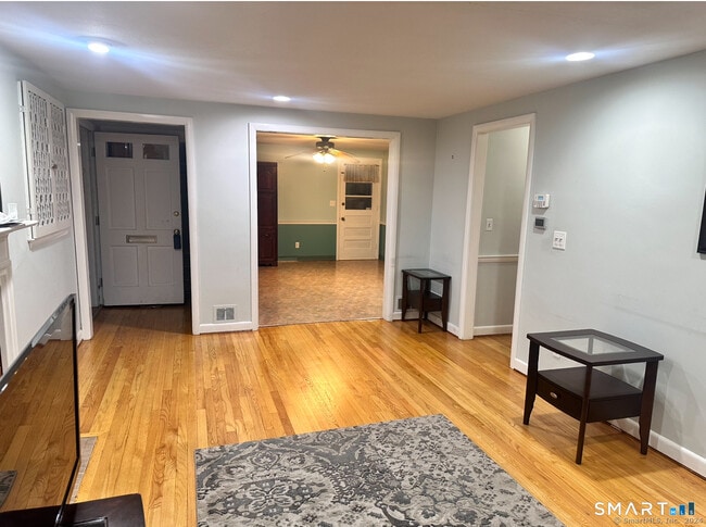 Photo - 209 Somerset St