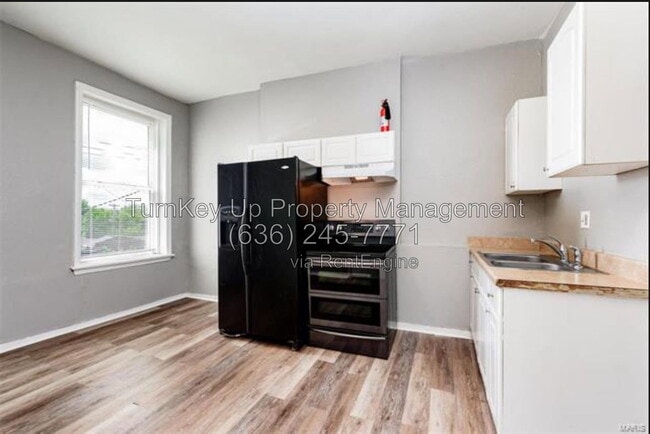 Photo - 4005 S Grand Blvd