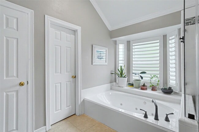 Photo - 4250 Noble Oak Trail