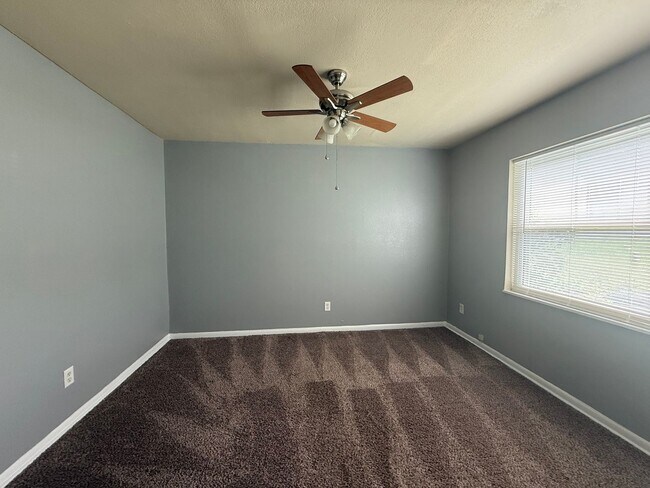 Photo - Downstairs unit close to TMH avail NOW!!! Unit 1825-2