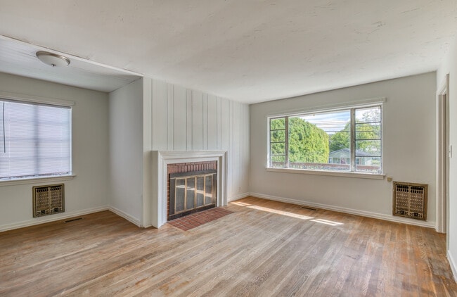 Photo - 1609 E Fairview Ave
