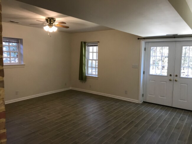 Photo - 3209 Glenwood Pl Unit Basement Apartment