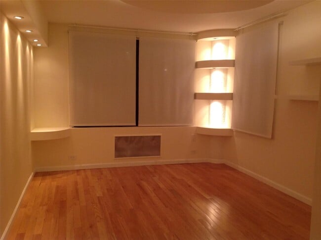 Building Photo - 98-22-98-63 63rd Dr Unit 5C Rental