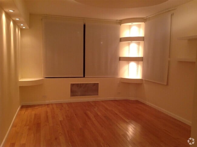 Building Photo - 98-22-98-63 63rd Dr Unit 5C Rental