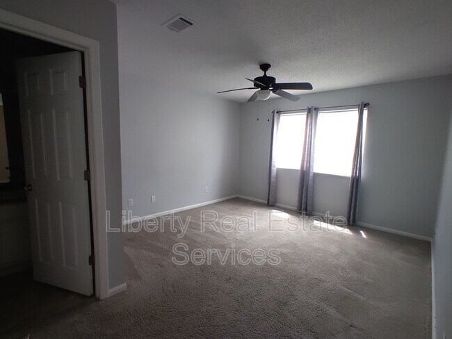 Photo - 910 Brett Dr Unit Apt 149