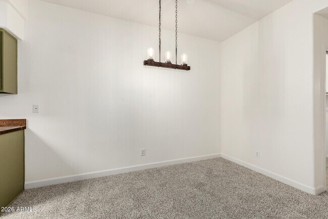 Photo - 743 E Pepper Dr