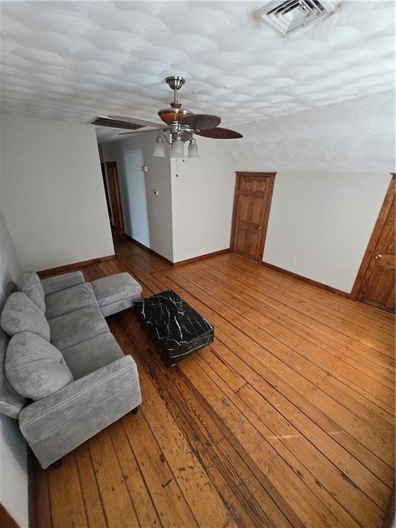Photo - 107 Ring St
