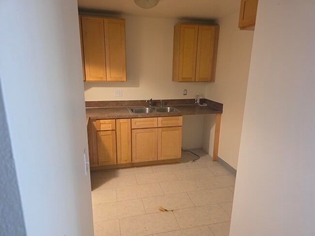 Photo - 300 Whitesell Ave W