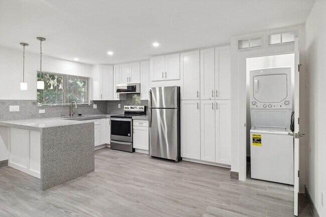 Photo - 458 Ballantyne St Unit 7