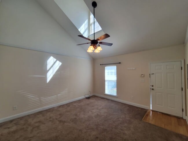 Photo - 211 Brook Ct