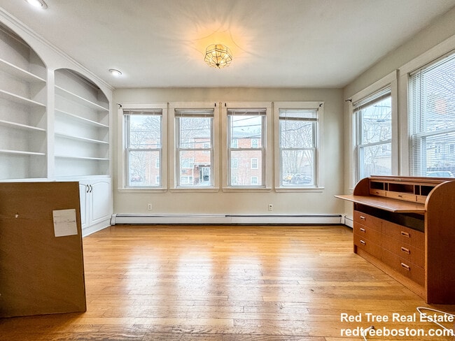 Photo - 147 Wrentham St