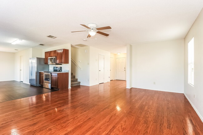 Photo - 300 Dakota Ridge Dr