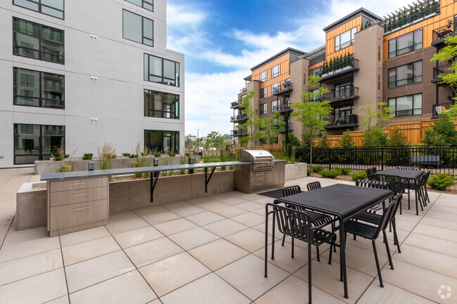 Lakehaus Patio - Outdoor Kitchen