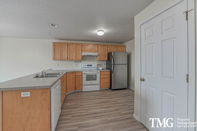 Photo - 15012 NE 68th Way