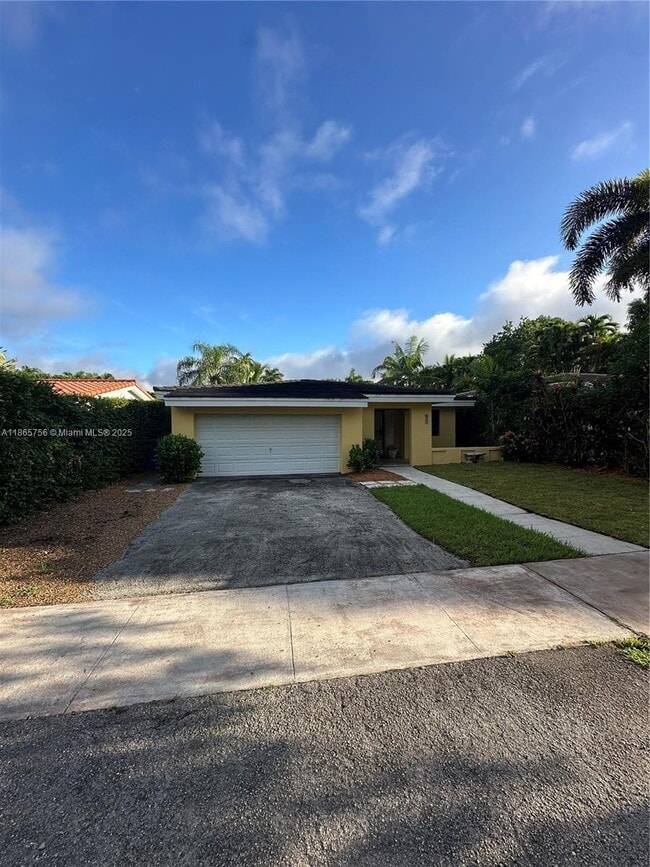 Photo - 527 Gerona Ave