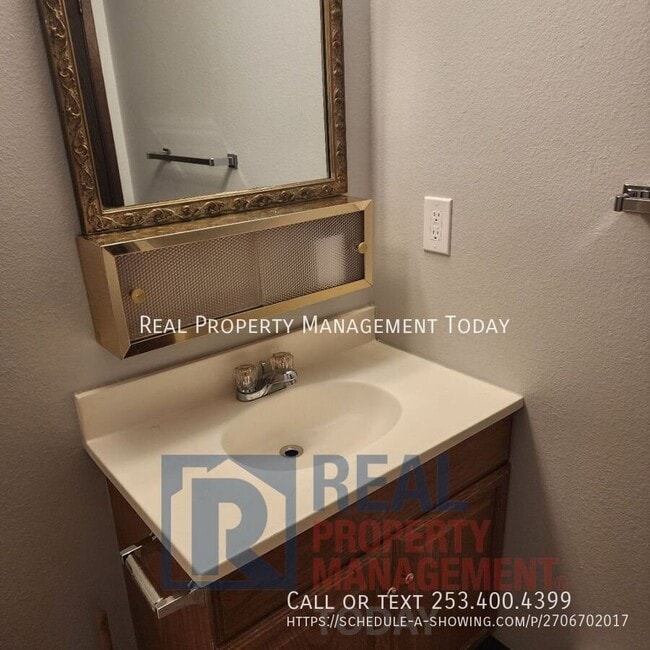 4644 N Pearl St Unidad 2