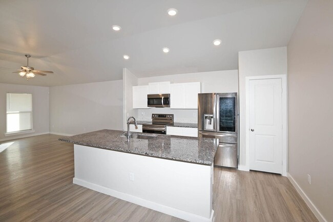 Photo - 6904 Athens St