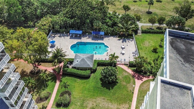 Photo - 4400 Hillcrest Dr Unidad 720C