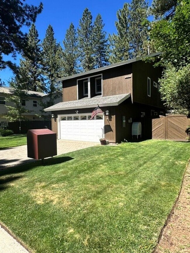 Photo - Lovely, fully furnished 3Bd 2.5 Ba home, pet friendly!! Call me today to inquire.
