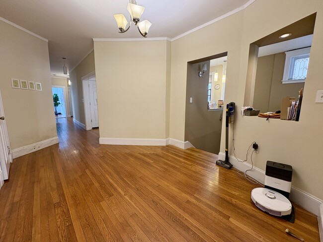 Building Photo - 184 Saint Paul St Unit 1 Rental