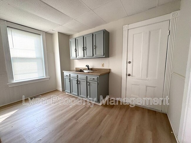 37 Mechanic Ave Unit 1L