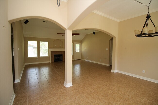 Photo - 1504 Glen Oaks Dr