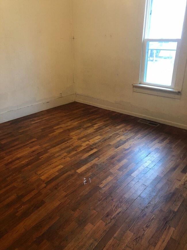 Photo - $850 - 2 bed 1 bath - Single Family Home