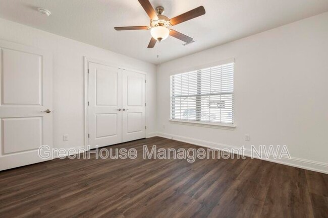 710 W Jillian St