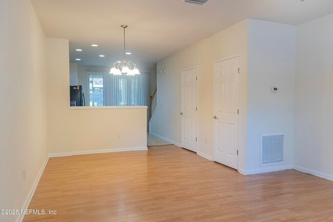 Photo - 8087 Summerside Cir