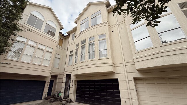 Photo - 1107 Marconi St