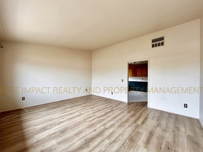 Photo - 3215 N Cherry Ave