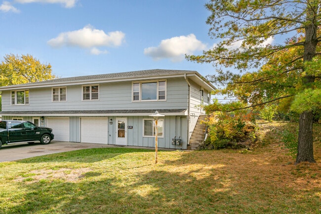 Building Photo - 7919 28th Ave N Unit 7919