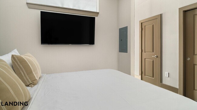 155 Birdsall St Unit 218