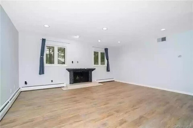 Photo - 7 Staunton Ct