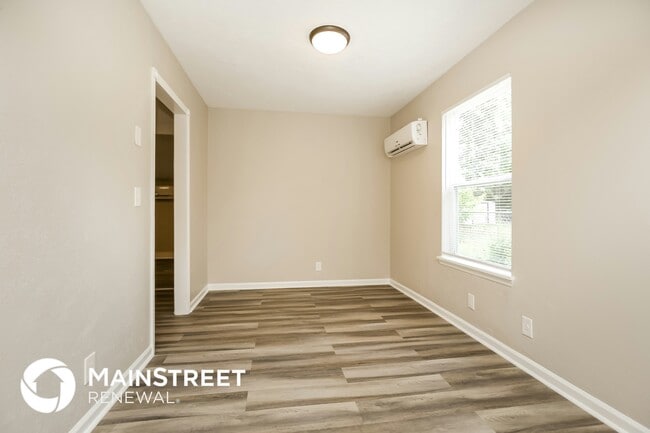 Photo - 1010 Wingate St