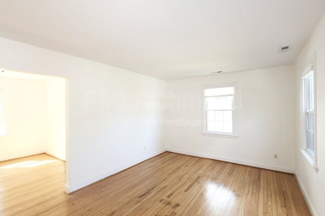 Photo - 904 Maple Ave