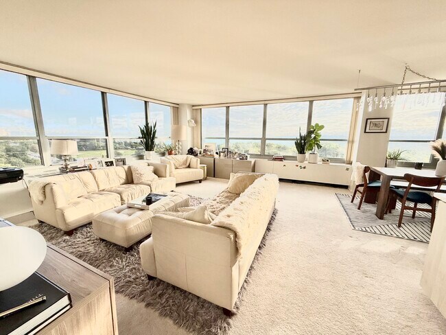 Building Photo - 3550 N Lake Shore Dr Unit 1301 Rental