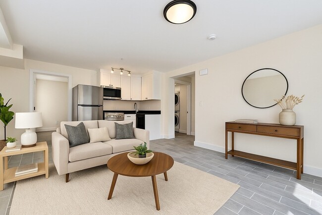 Building Photo - 13 Dalby St Unit C Rental