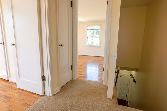 Building Photo - 3243-3243 NW Market St Unit 3243 NW Market