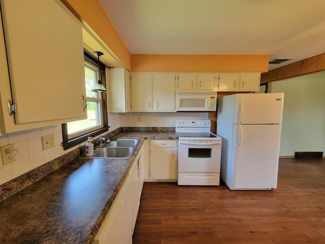 Photo - 205 Sharon St