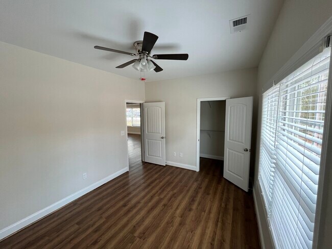 Photo - 102 Oak Ln Unit 104A