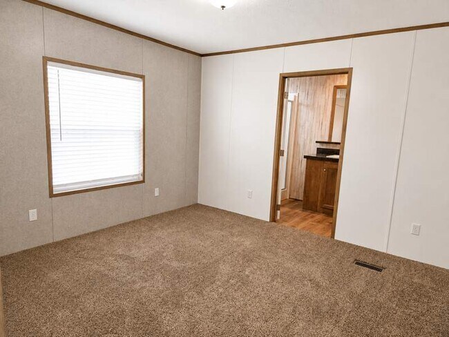 Photo - 220 Robin Ann Ave