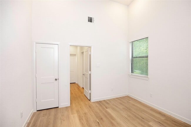 Photo - 2515 Appian Wy Unidad B Rental