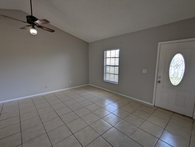 Photo - 554 SW Lakehurst Dr