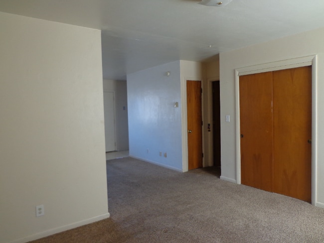 Photo - 713 Cedar Dr