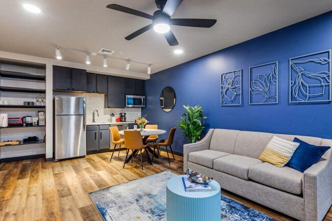 Photo - 611 Commerce St Unit ID1267071P